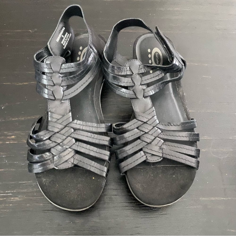 Denver Hayes Quad Comfort Sandals size 9